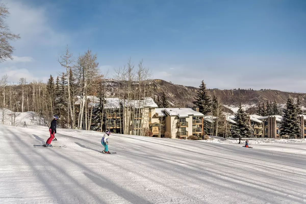 Snowmass Village, CO 81615,855 Carriage Way Summit 108