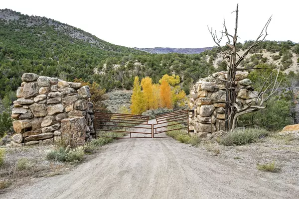 2742-21 Sweetwater Rd Lot 21, Gypsum, CO 81637