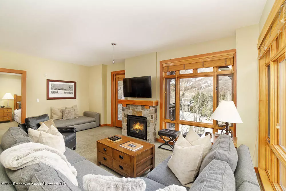 Snowmass Village, CO 81615,110 Carriage Way 3211