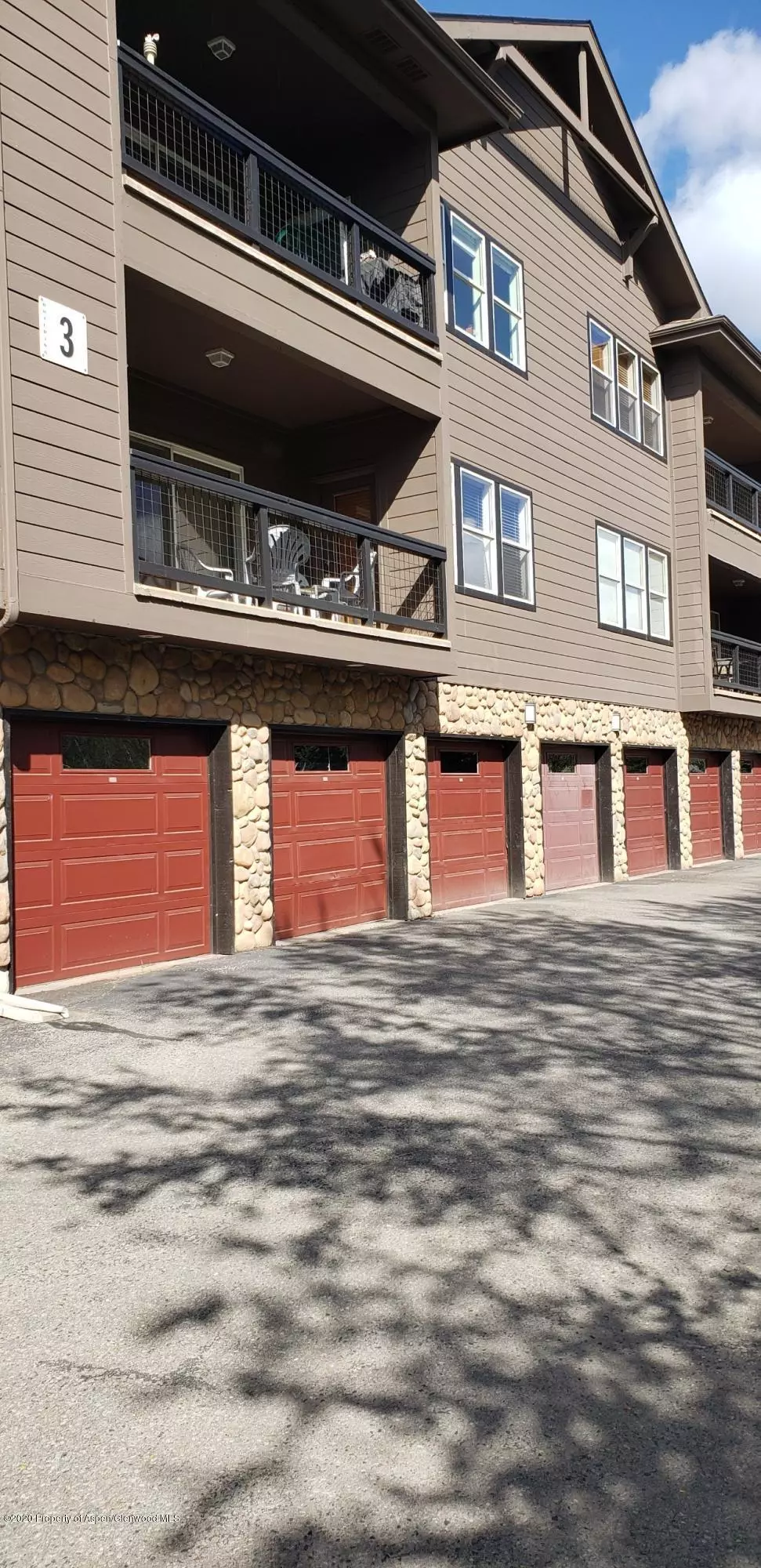 Glenwood Springs, CO 81601,2701 Midland Avenue 325