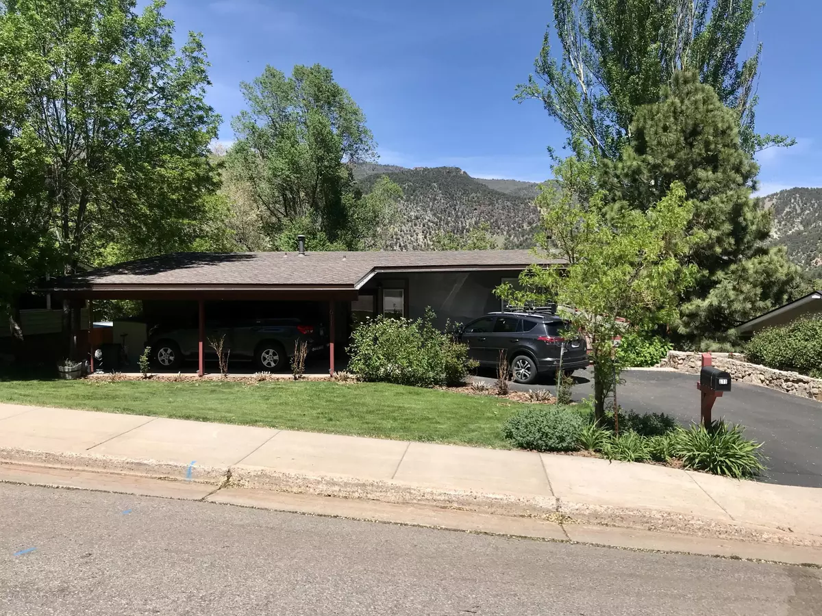 Glenwood Springs, CO 81601,611 W 12th Street