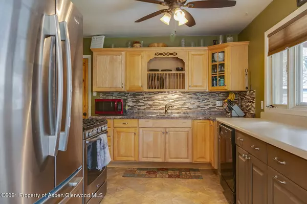 Glenwood Springs, CO 81601,1733 Grand Avenue