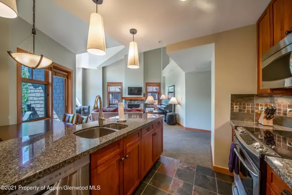 Snowmass Village, CO 81615,90 Carriage Way No. 3319