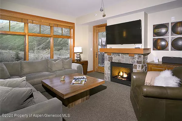 Snowmass Village, CO 81615,90 Carriage Way 3317