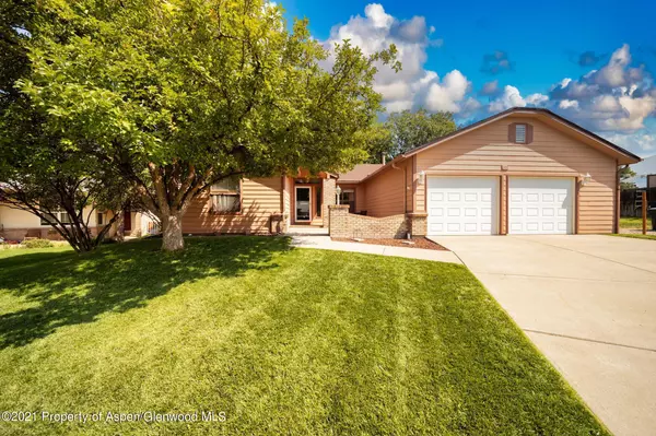 67 Holly Way, Parachute, CO 81635