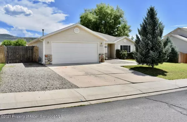 126 Cliff View Circle, Parachute, CO 81635