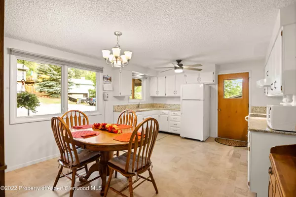 Glenwood Springs, CO 81601,2121 Bennett Avenue