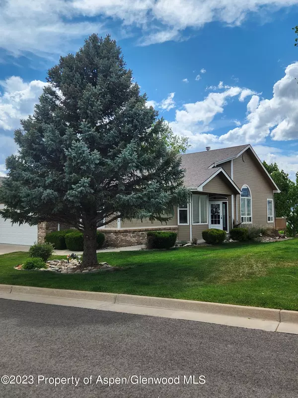 192 S Ridge Court, Parachute, CO 81635