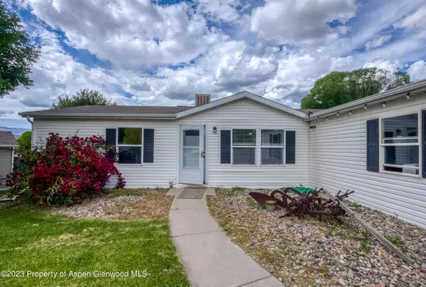 37 LITTLE PHOENIX Way, Parachute, CO 81635