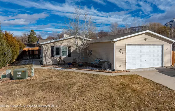 324 Mineral Springs Circle, Battlement Mesa, CO 81635