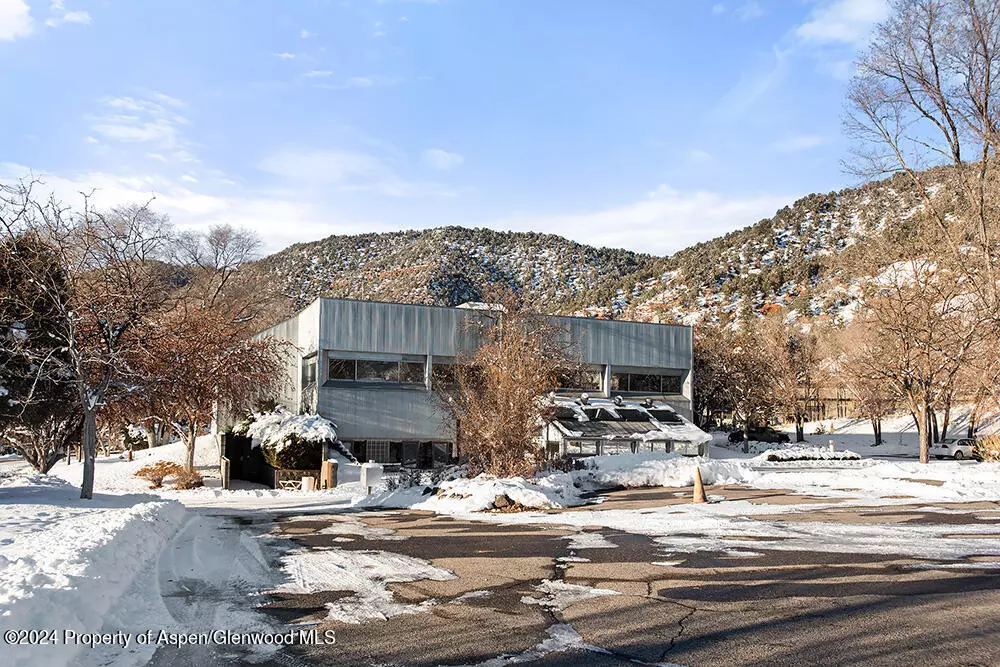 Glenwood Springs, CO 81601,6916 Highway 82