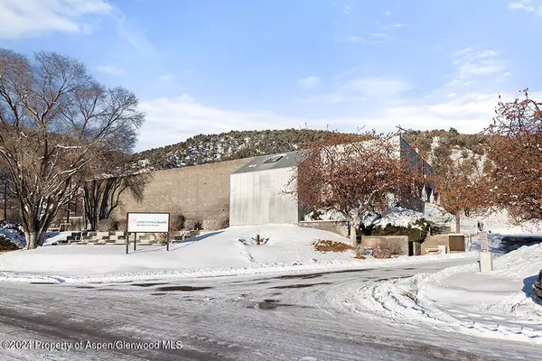 Glenwood Springs, CO 81601,6916 Highway 82