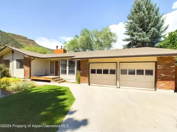 992 Cottonwood Ln, Glenwood Springs, CO 81601