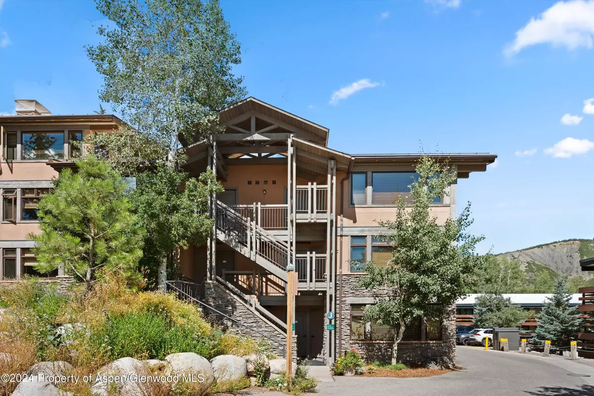 Snowmass Village, CO 81615,600 Carriage Way J4