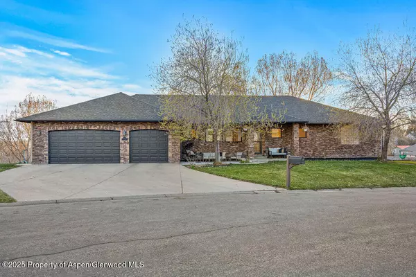 836 Villa View Dr, Craig, CO 81625
