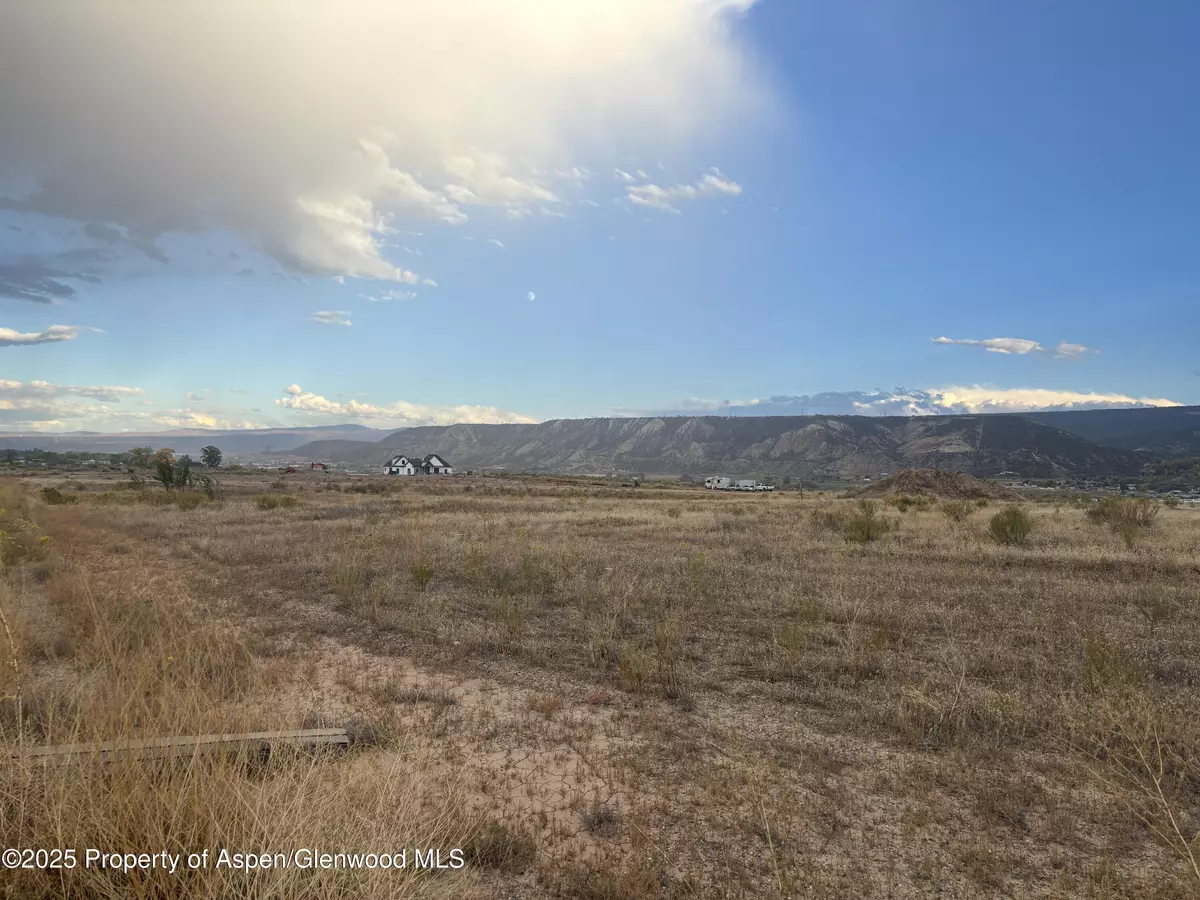 Rifle, CO 81650,426 Crockett Circle Circle