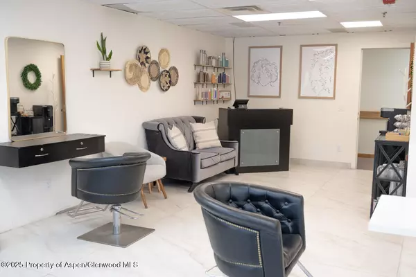 Glenwood Springs, CO 81601,401 23RD Street 206