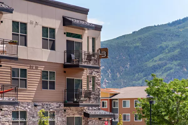 Glenwood Springs, CO 81601,253 Wulfsohn Road 121