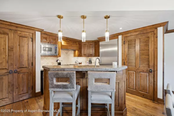 Aspen, CO 81611,415 E Dean St, #25, Week 6