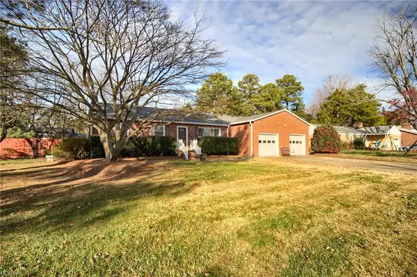 5 Riverdale DR, Hampton, VA 23666