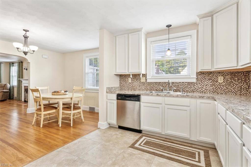 214 Rockbridge RD, Portsmouth, VA 23707