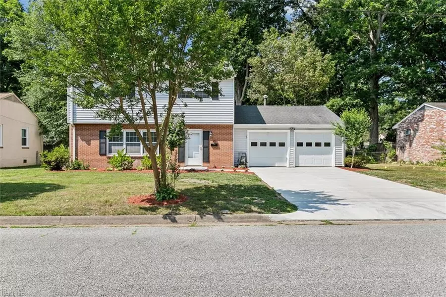 15 Dinwiddie PL, Newport News, VA 23608