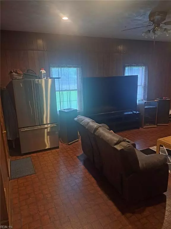 Suffolk, VA 23437,5729 Holland RD