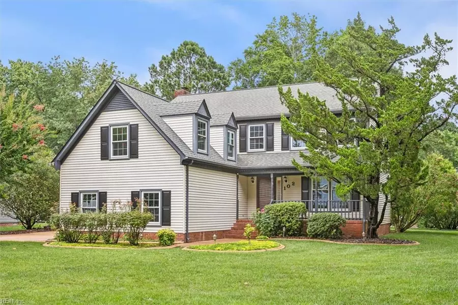 102 Crest Lake CT, Yorktown, VA 23693