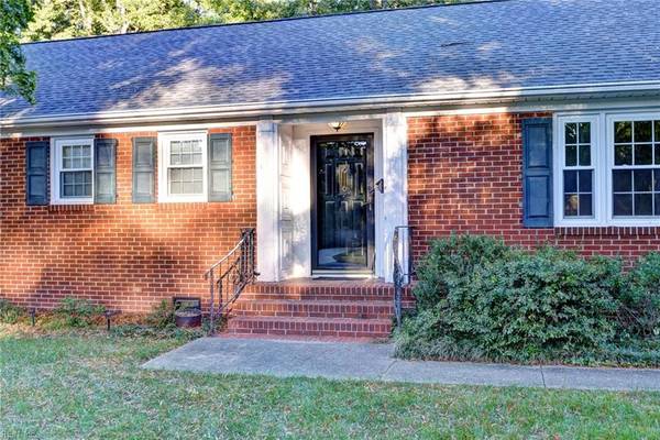 Newport News, VA 23606,305 Mistletoe DR