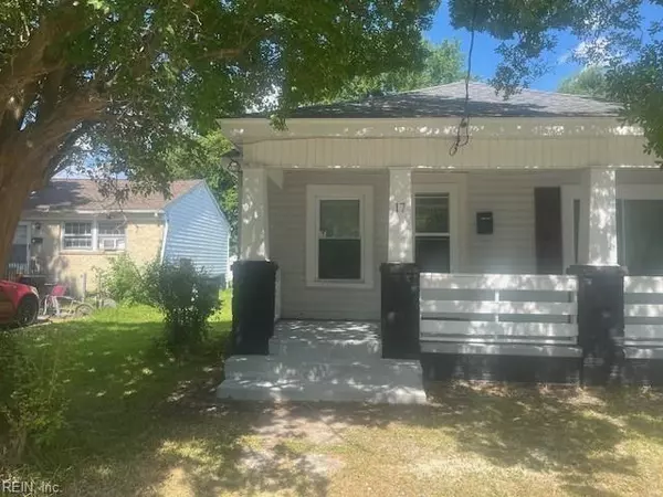 17 Royal ST, Portsmouth, VA 23702