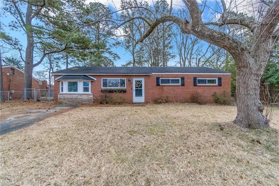 1613 Tiller LN, Chesapeake, VA 23321