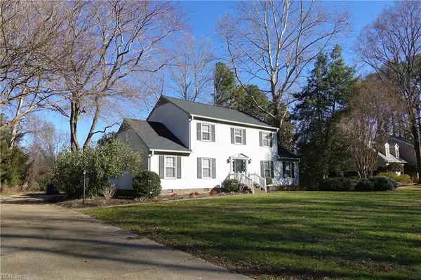 10 Valmoore DR,  Poquoson,  VA 23662