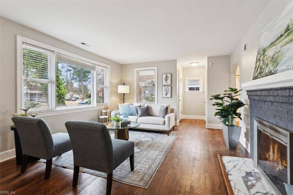 6360 Glenoak DR, Norfolk, VA 23513