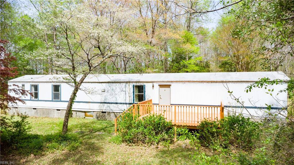 947 Bobs Hole RD,  Topping,  VA 23169