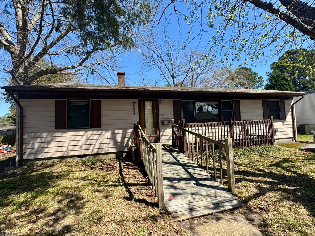 711 Sparrow RD, Chesapeake, VA 23325