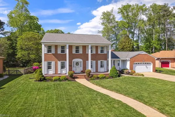 3 Woodlawn DR, Hampton, VA 23666