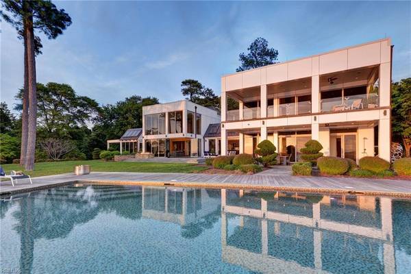 1744 Tyndall Point LN, Gloucester Point, VA 23062