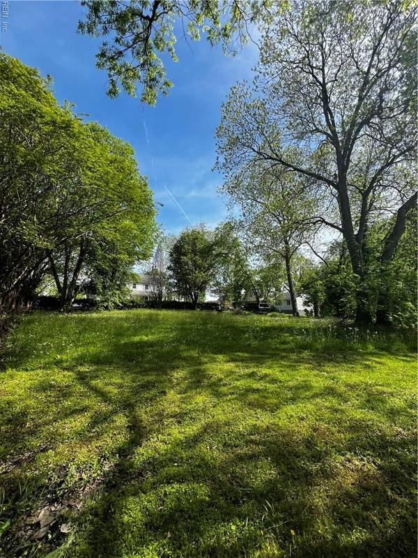 105 Prentiss LN, Hampton, VA 23669