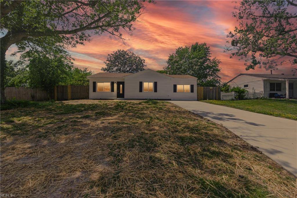 833 Brinson LN, Virginia Beach, VA 23455