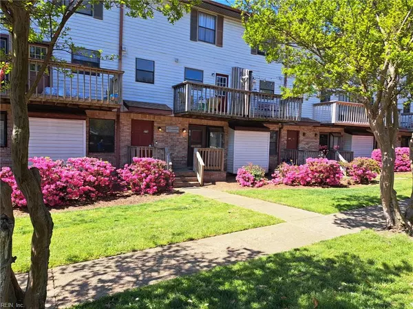 225 A  View AVE #107, Norfolk, VA 23503