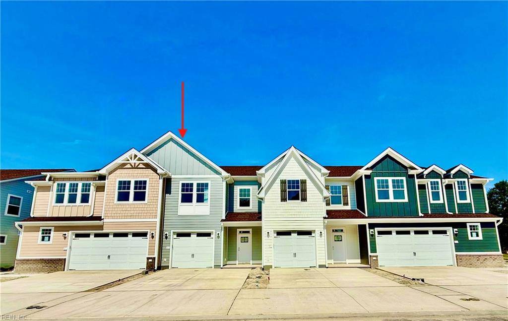 721 Flatrock LN, Chesapeake, VA 23320