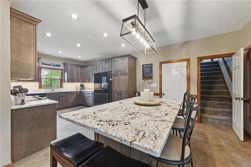 815 Dandy Loop RD, Yorktown, VA 23692
