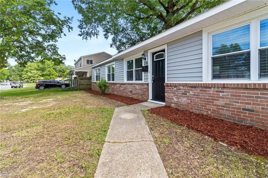 Virginia Beach, VA 23452,3741 Starlighter DR