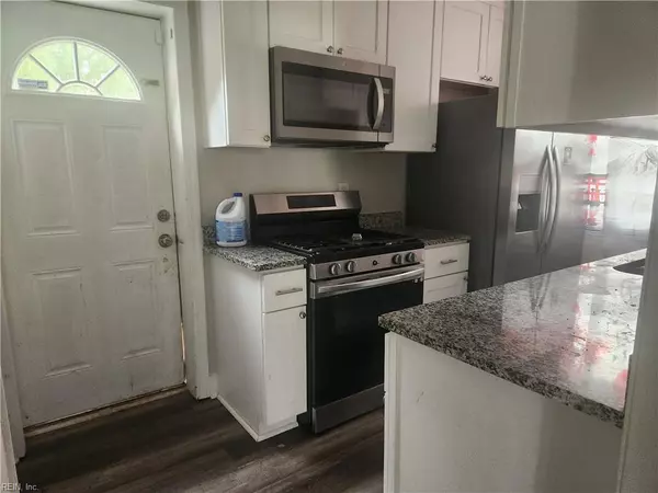 Hampton, VA 23669,106 Clyde ST