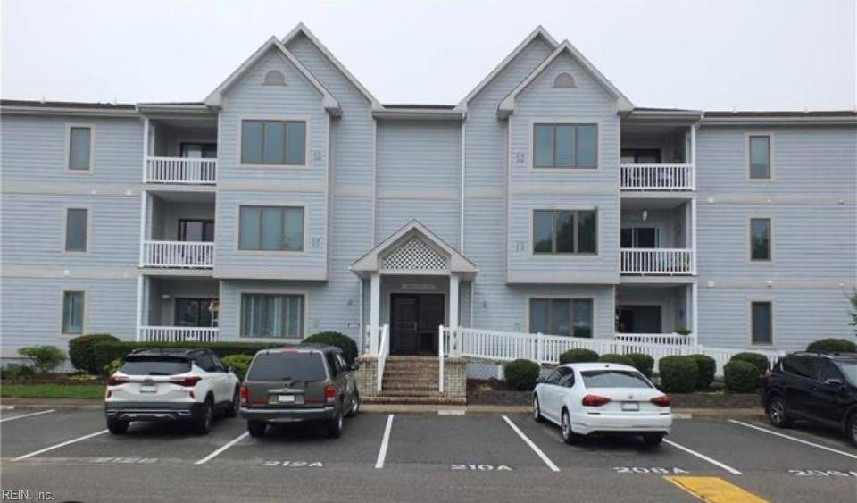 1 Sandy Point LN #218, Chesapeake, VA 23320