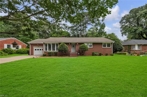 2425 Bidgood DR, Portsmouth, VA 23703
