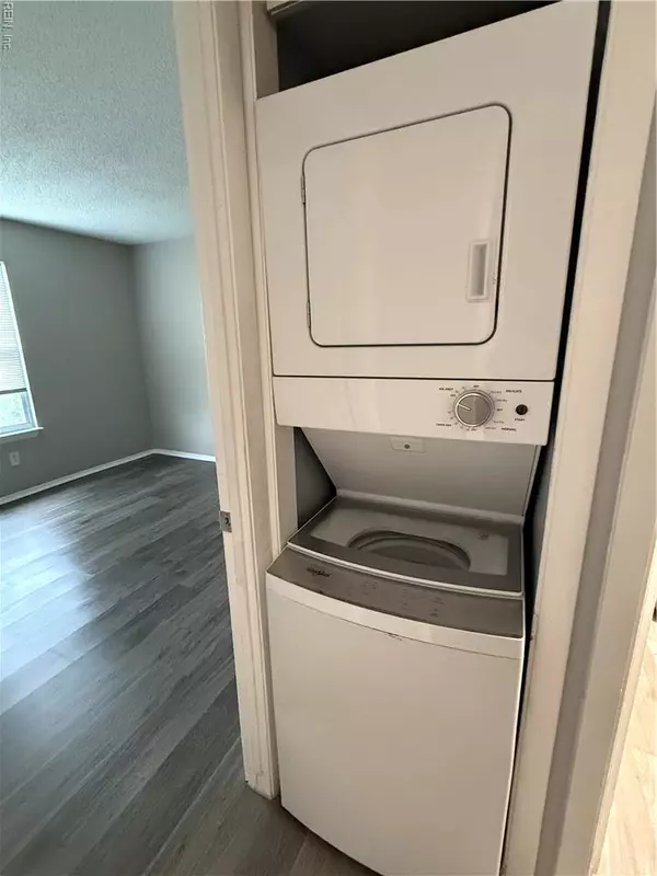Virginia Beach, VA 23462,5608 Summit ARCH