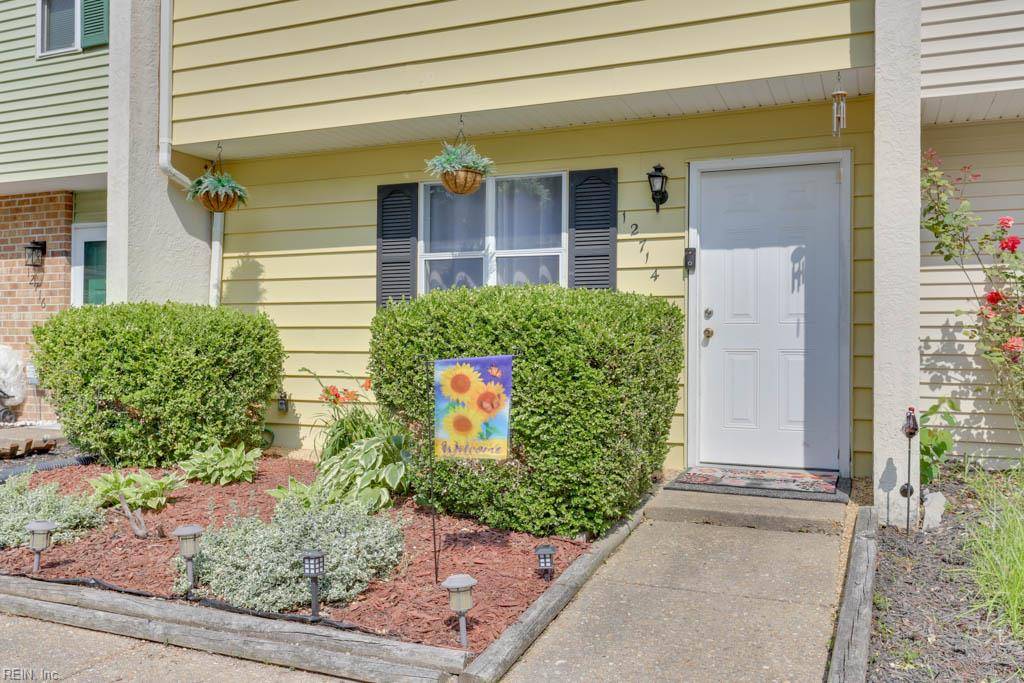12714 Woodside LN, Newport News, VA 23602
