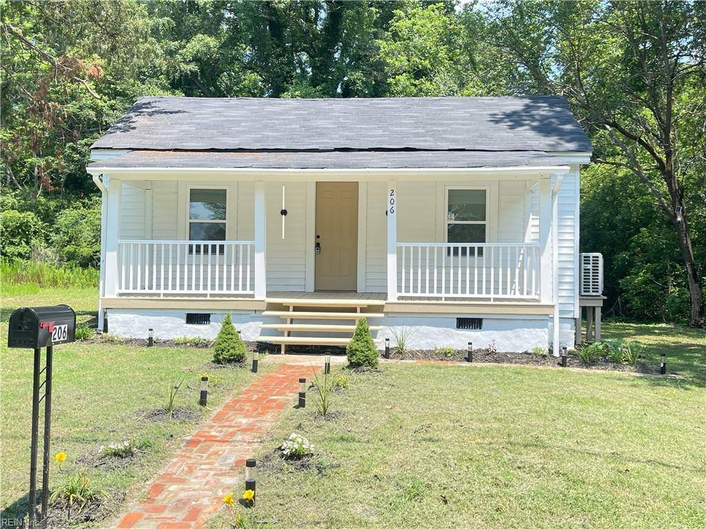 206 Tree LN, Suffolk, VA 23437