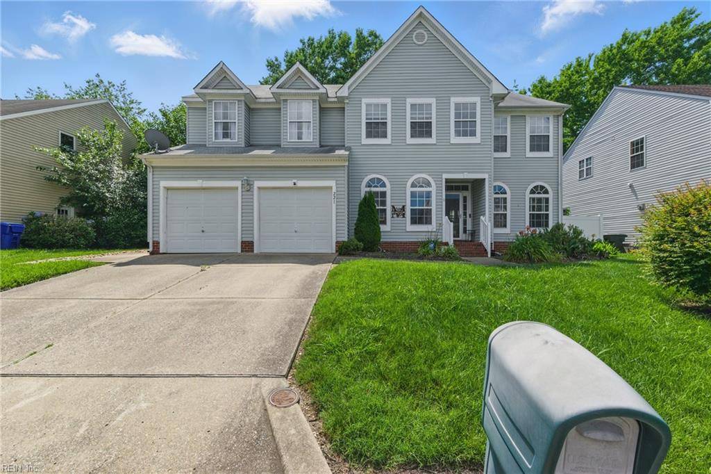 221 Woodburne LN, Newport News, VA 23602